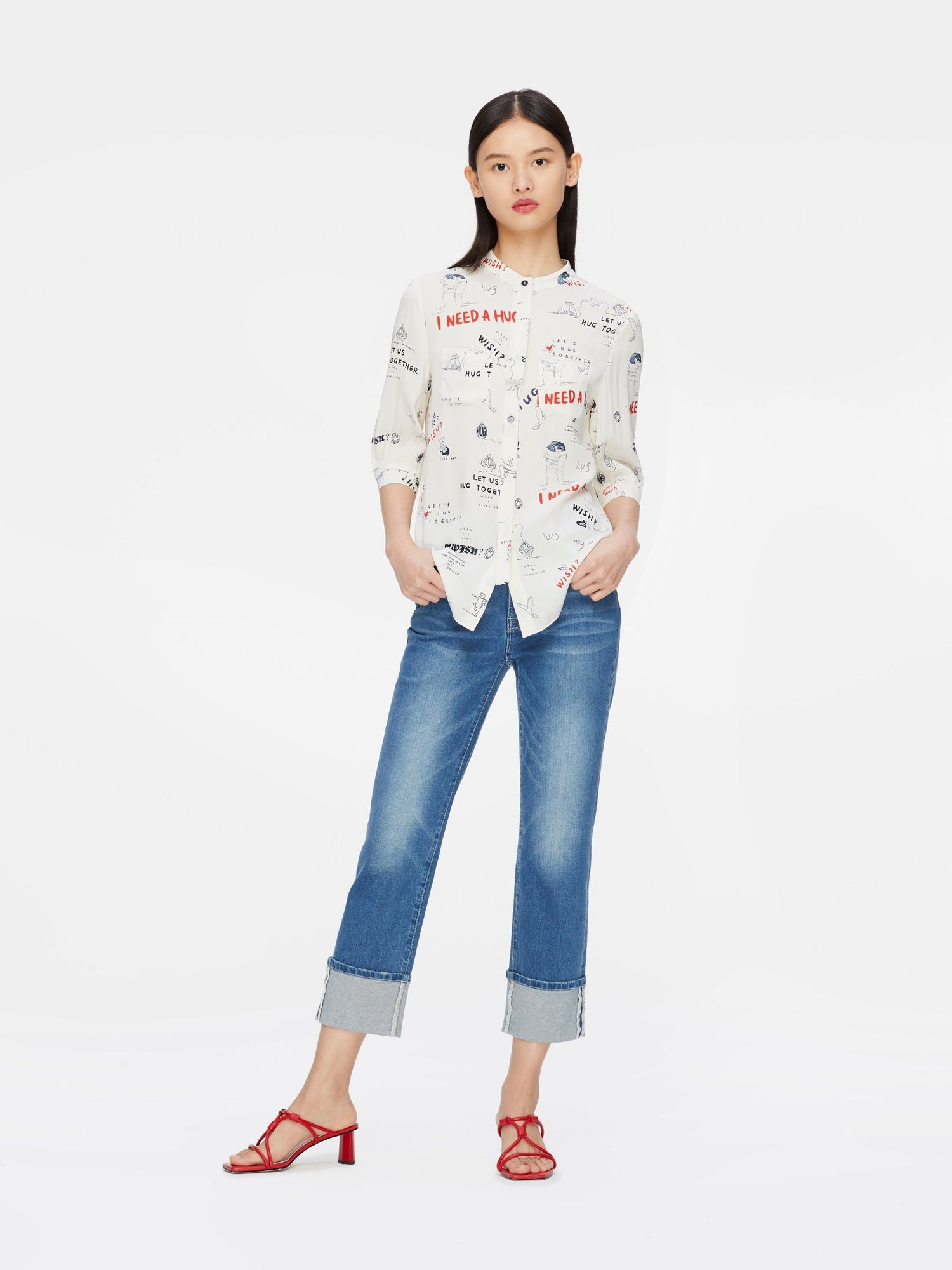 "I NEED A HUG" Printed Shirt | White