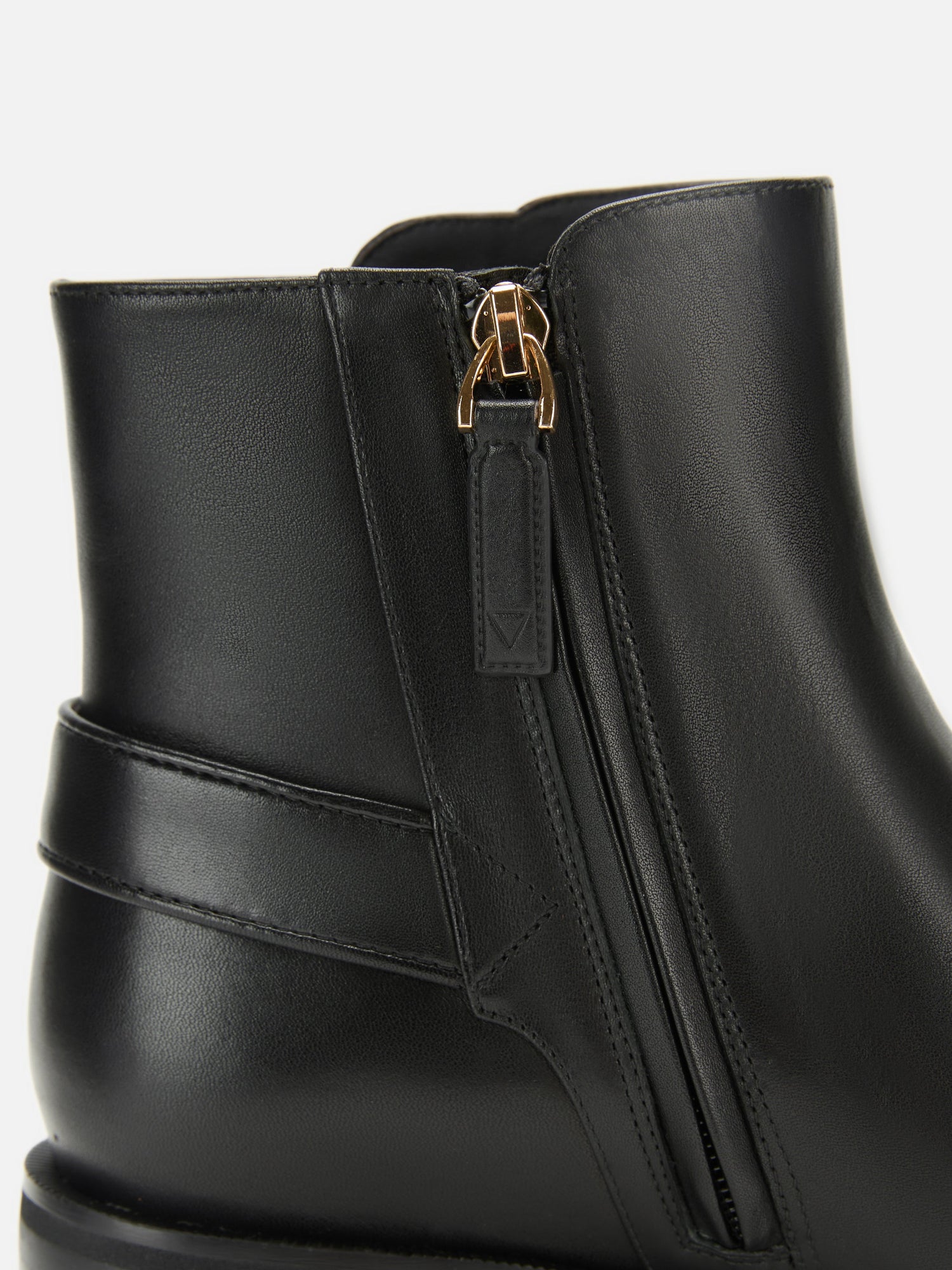 Elegant Minimalist Boot | Black