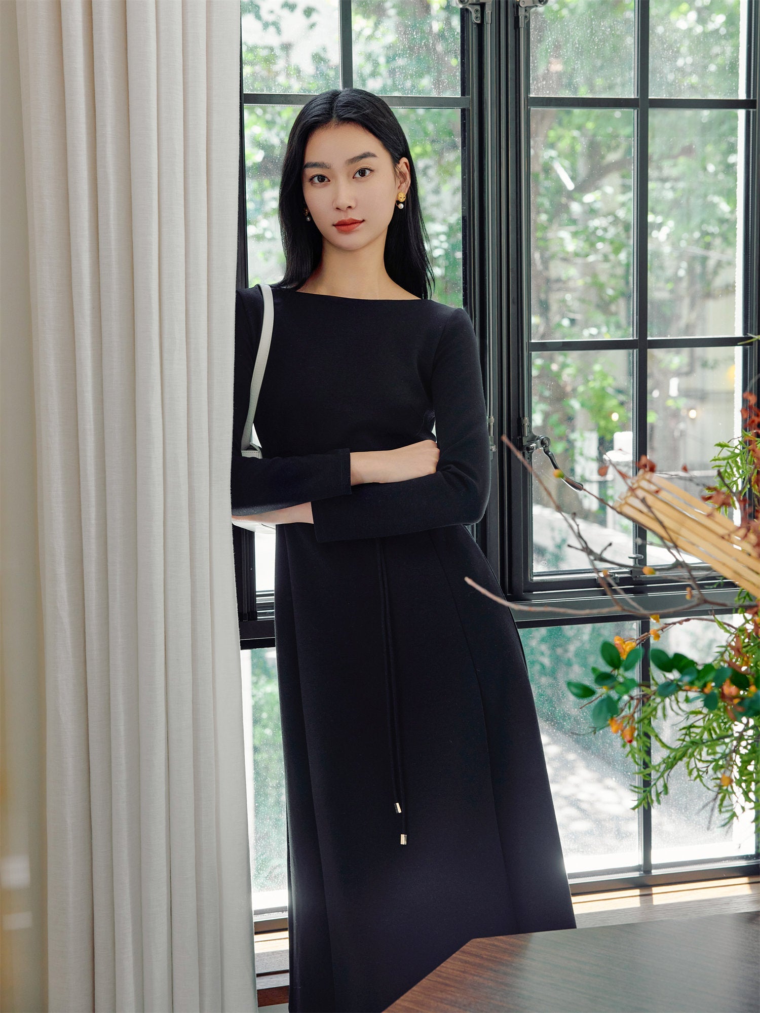 Knitted Waist-Defined Slim Dress | Black