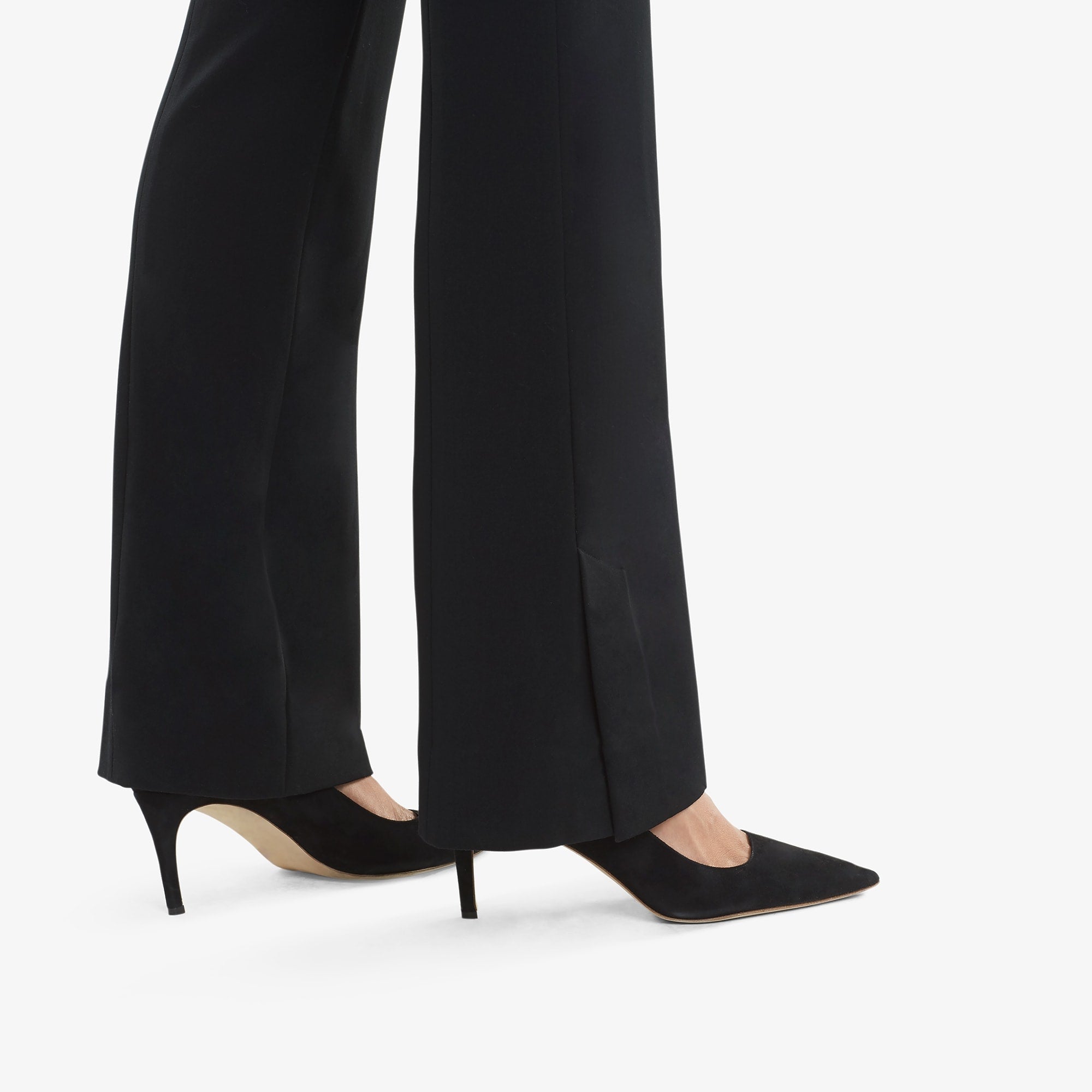 Detail image of the flared hem on the Clooney pant in light twill in black.