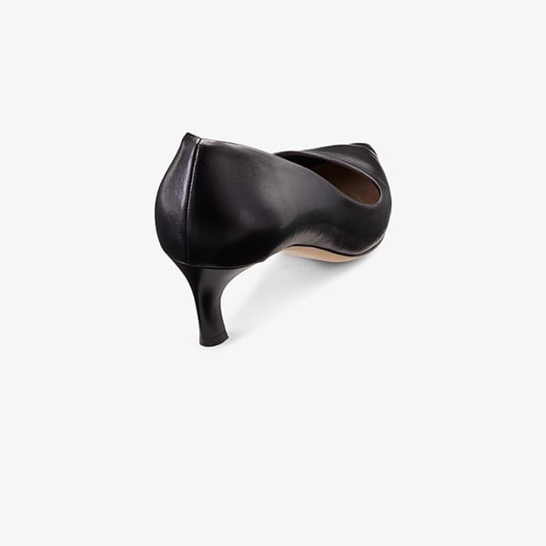 still image of the lillian pump in black
