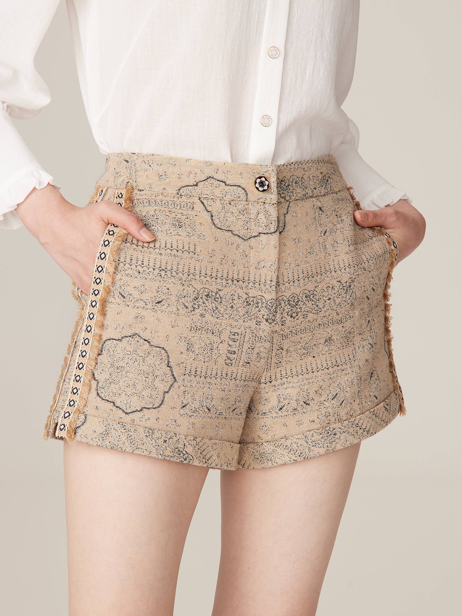 Short | Beige