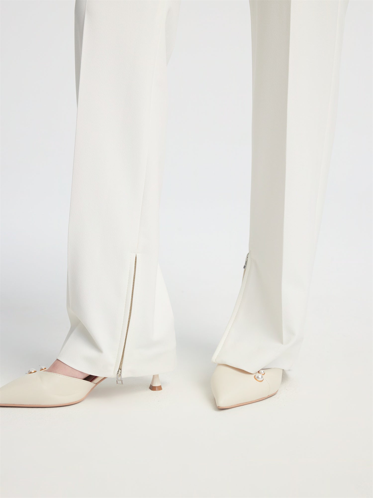 Straight Leg High-Waisted Pant | White