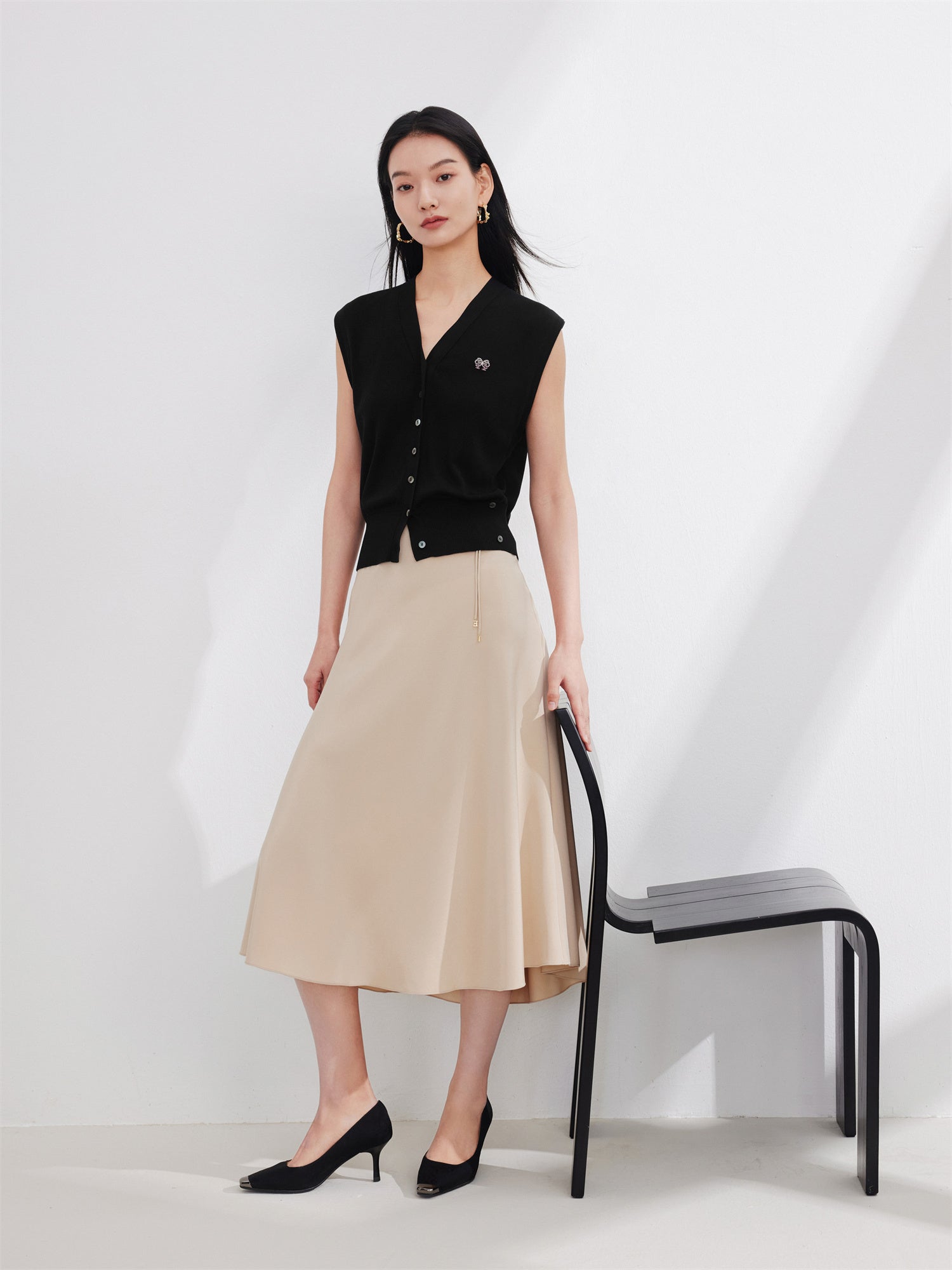 Sleeveless Button-Down Vest | Black