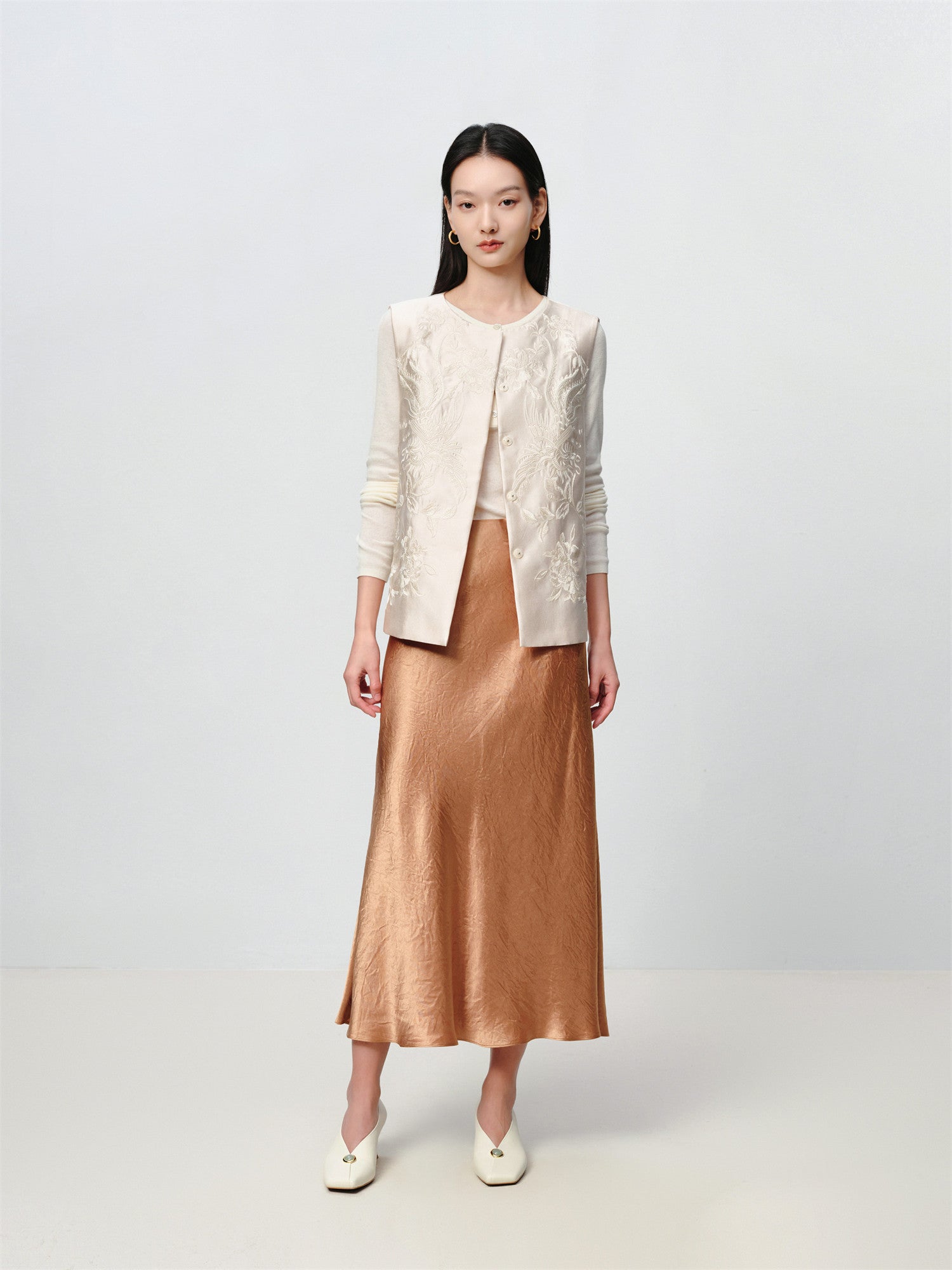 Phoenix Wears Peony Heavy Embroidered Vest Jacket | White