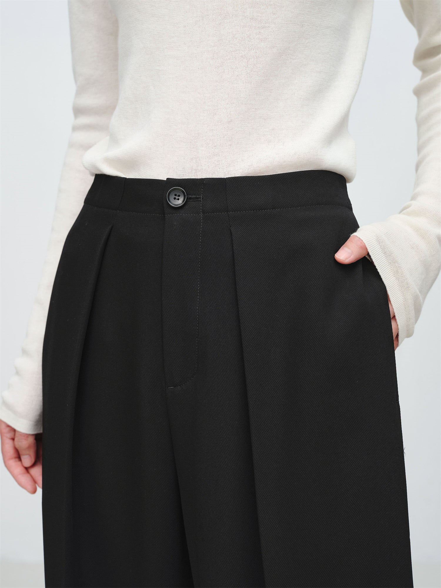 Acetate Commuter Essential Pants | Black