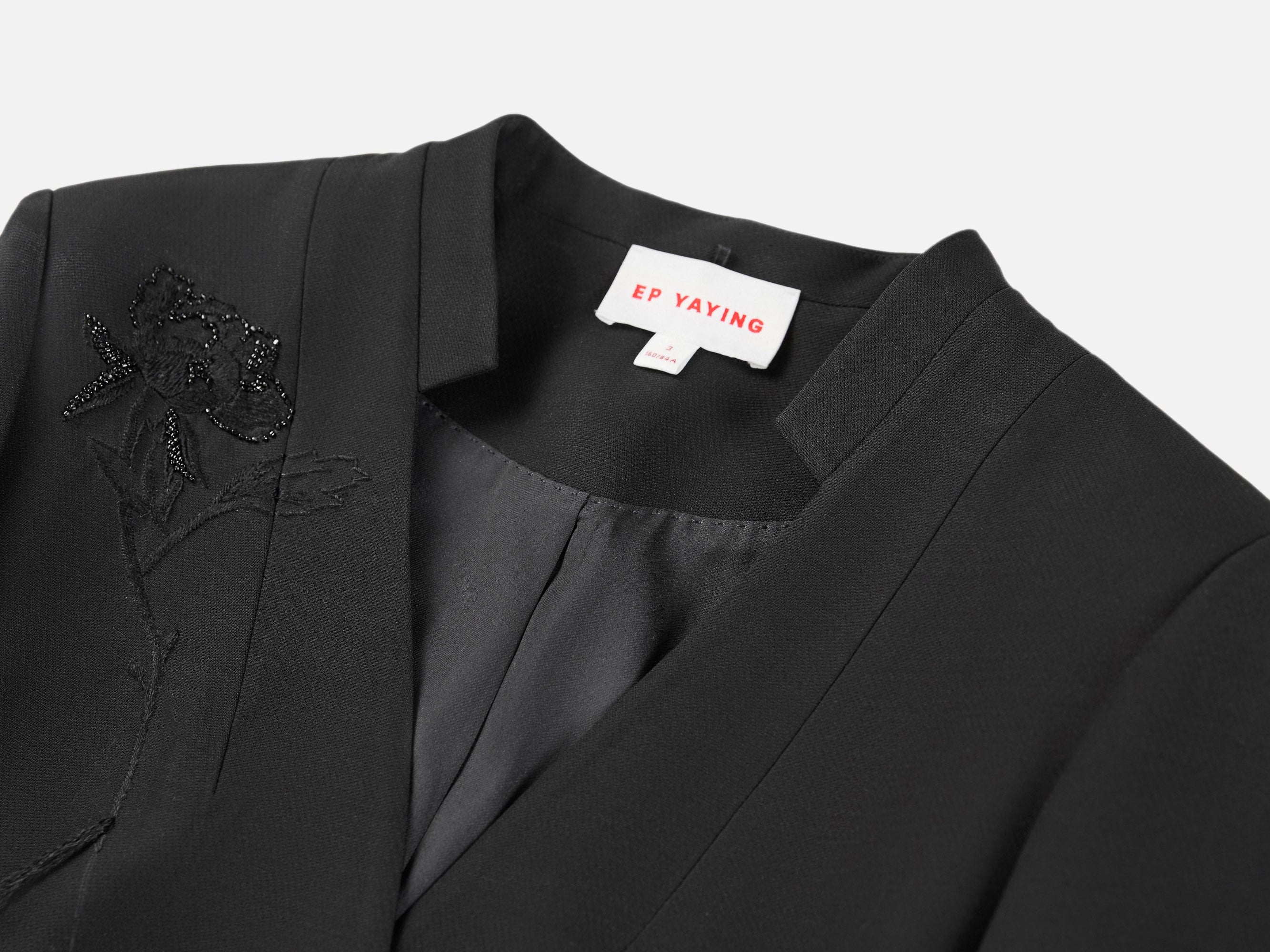 Subtle Shoulder Embroidery Blazer | Black