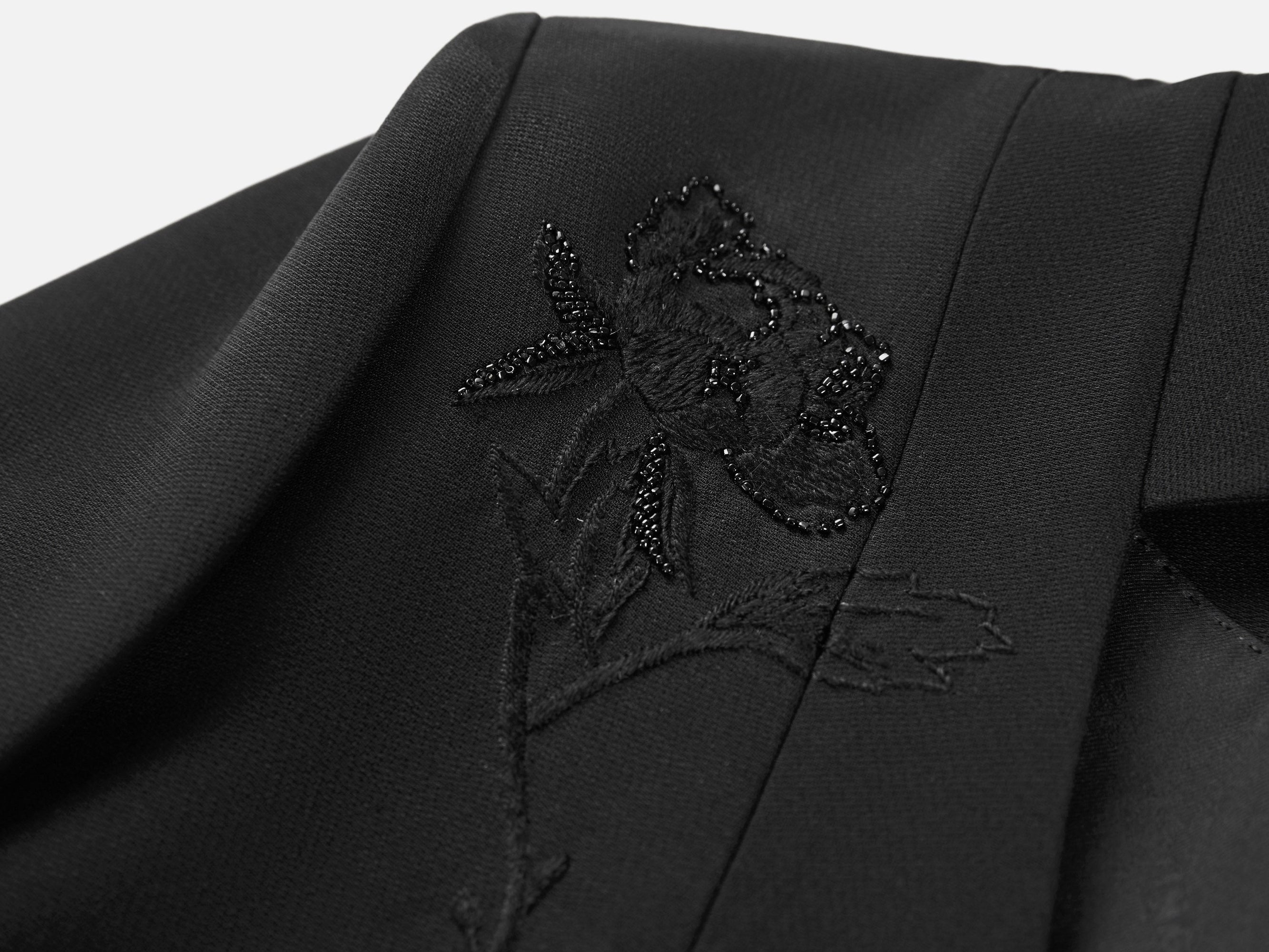 Subtle Shoulder Embroidery Blazer | Black