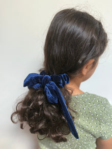Velvet Scrunchie | Navy