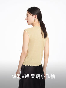 V-neck Slim Knit Vest | Golden