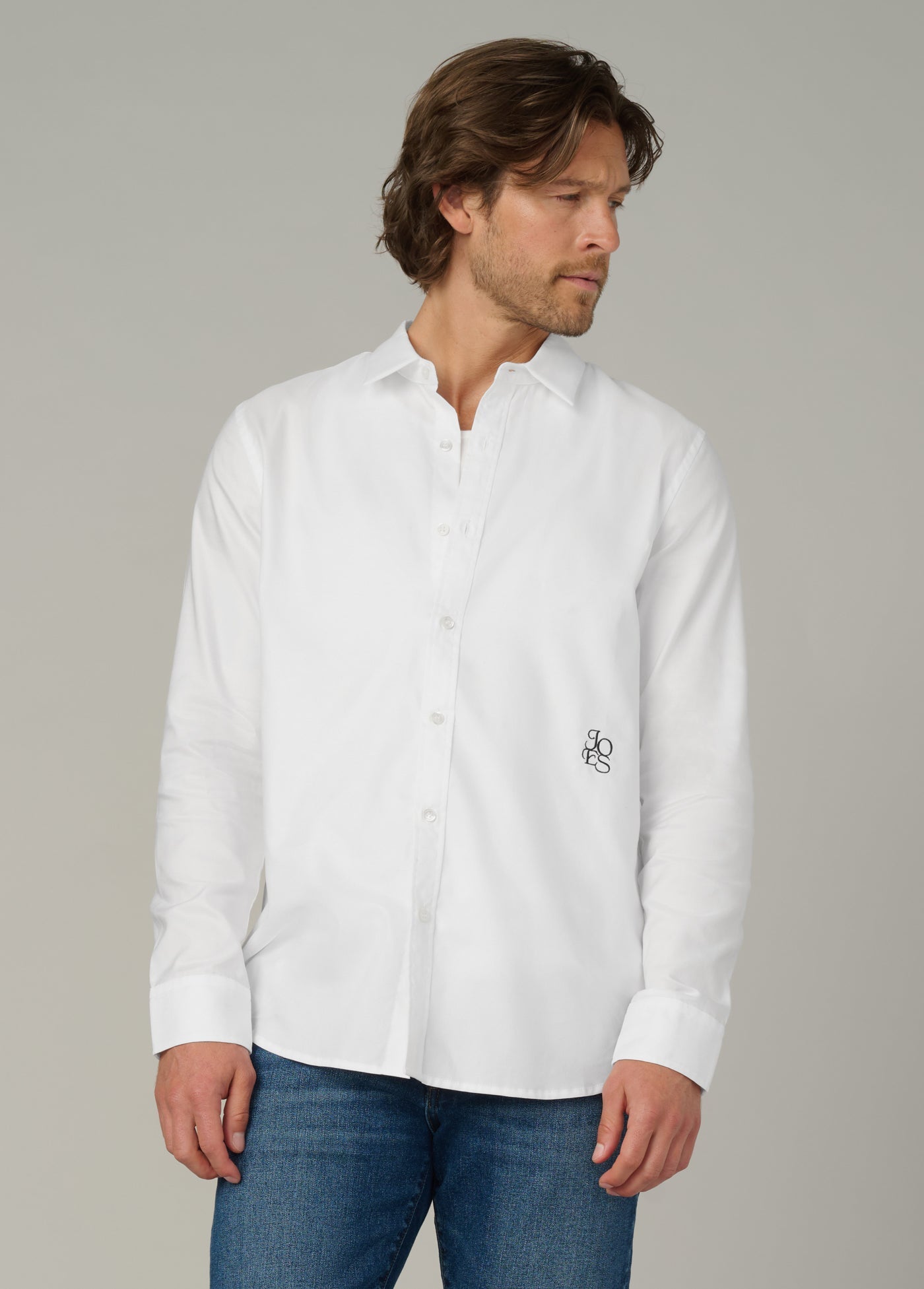 The Grant Monogram Shirt in Optic White – sharp and refined choice in men's shirts.
