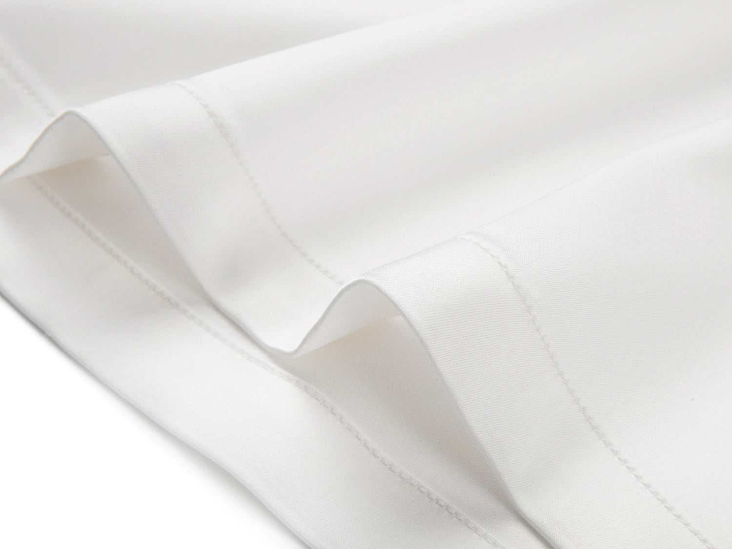 Acetic Acid Straight Shoulder Coat | White