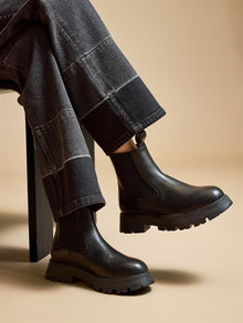 Slip-On Chelsea Boots Minimalist Solid Color | Black