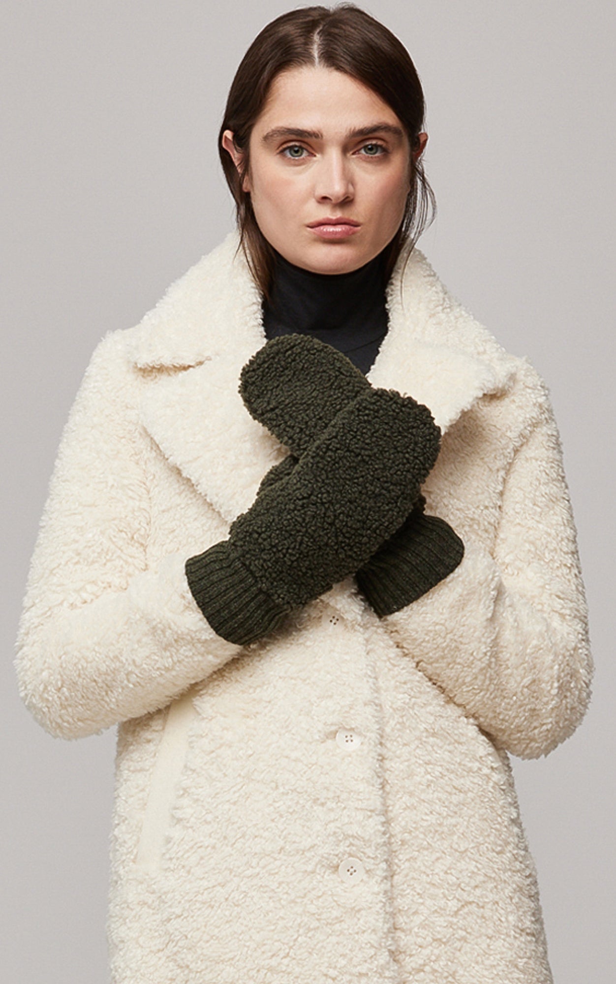 Alina Sustainable Faux Sherpa Puffer Mittens | Cedar