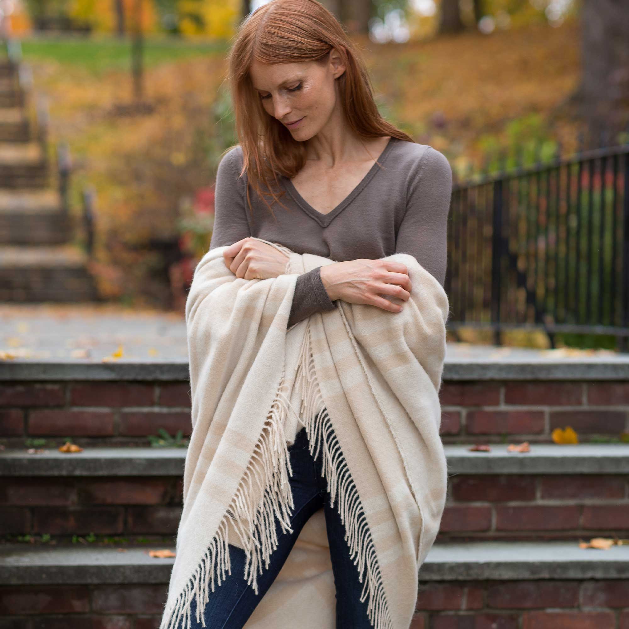 Boulder Throw | Ivory/Beige