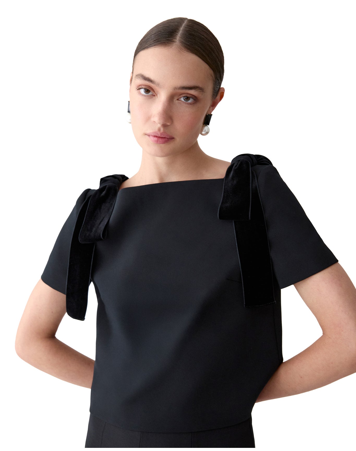 Short Sleeve Top With Bows | Black