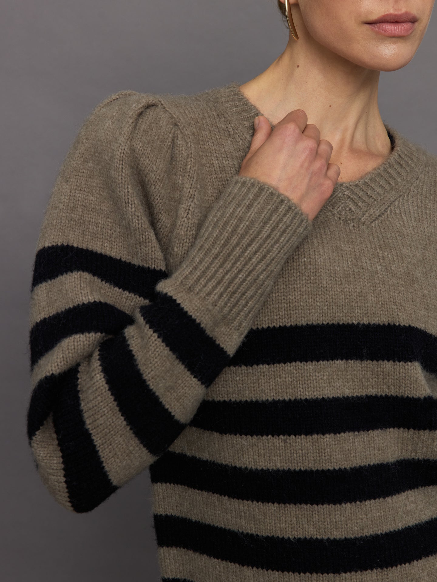 Carbon38 | Striped Puff Sleeve Sweater | Stone/ Black