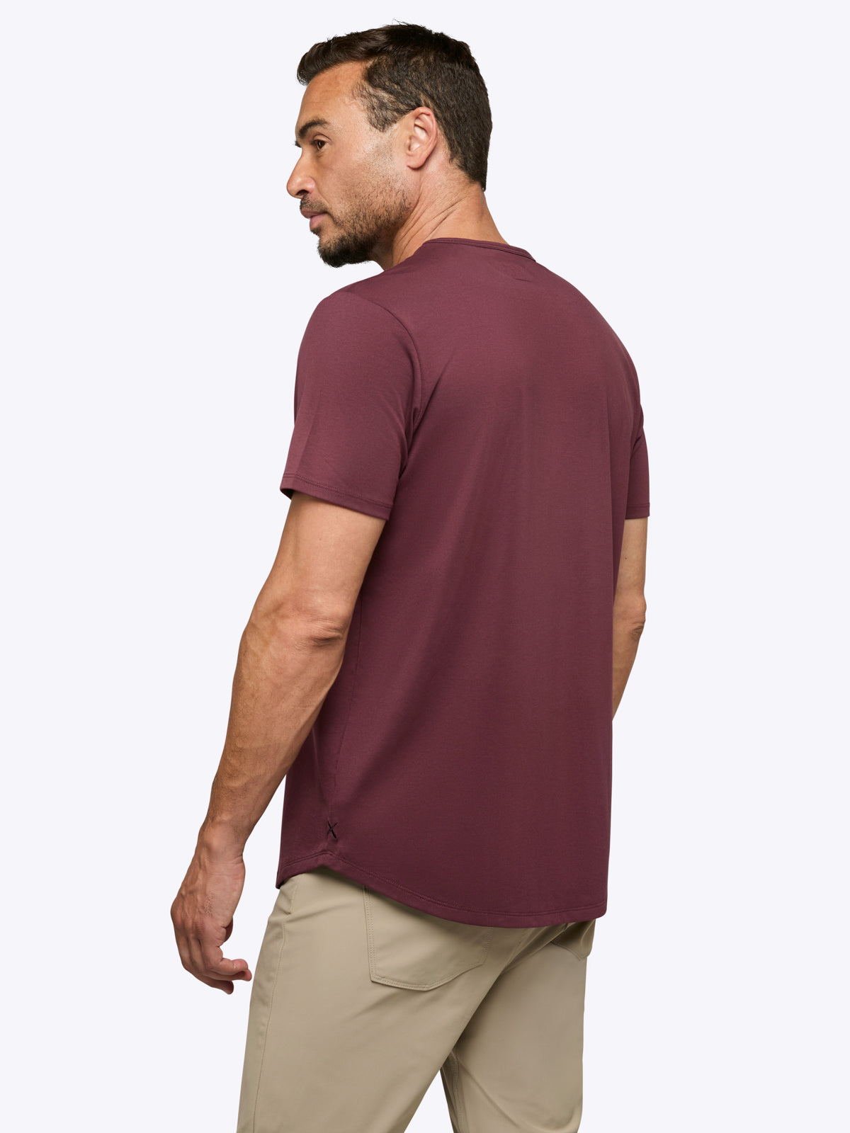 Mens | AO Curve-Hem Tee | Signature-Fit PYCA Pro | Currant