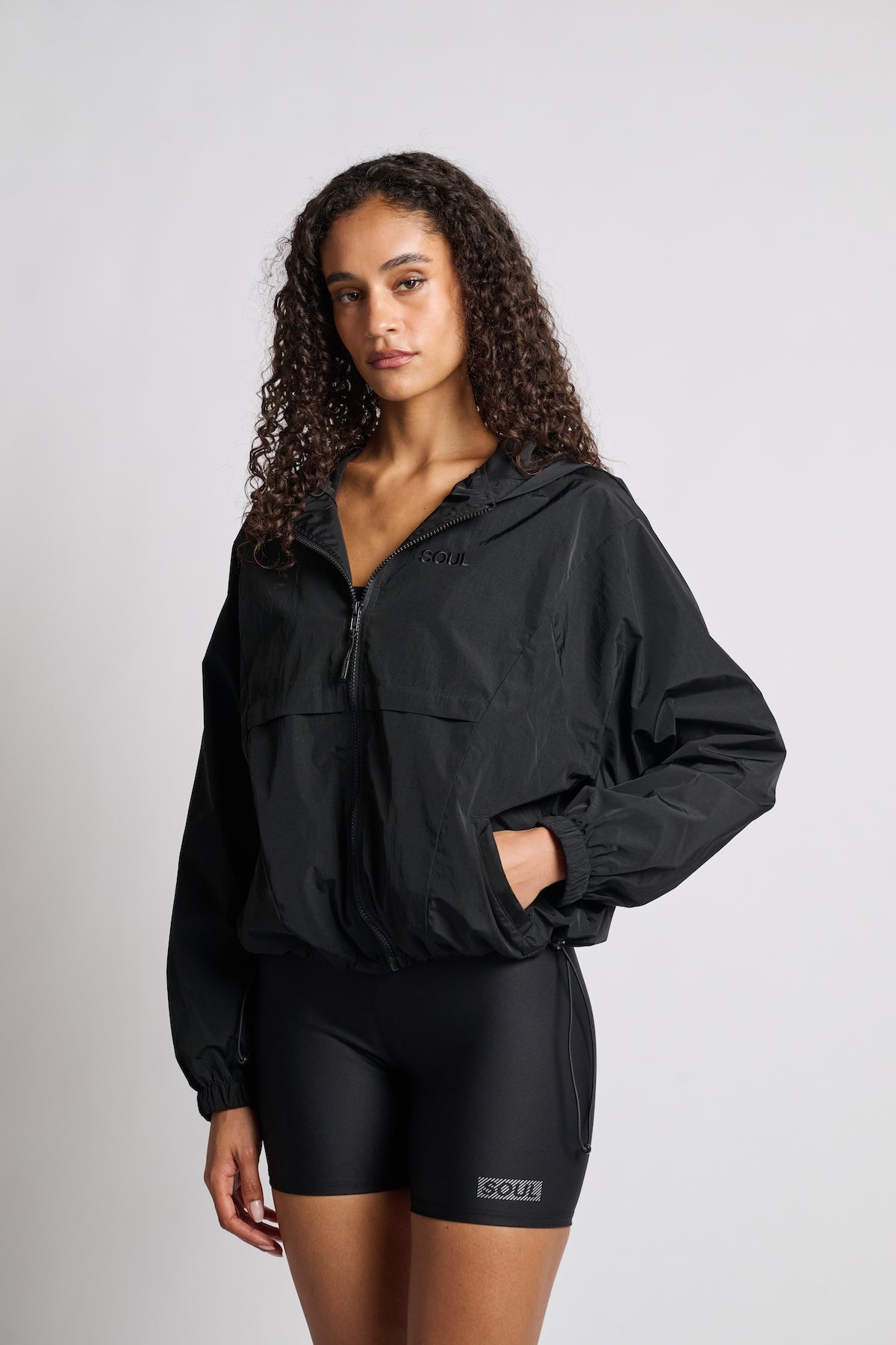 Soul by SoulCycle | Cropped Windbreaker | Black