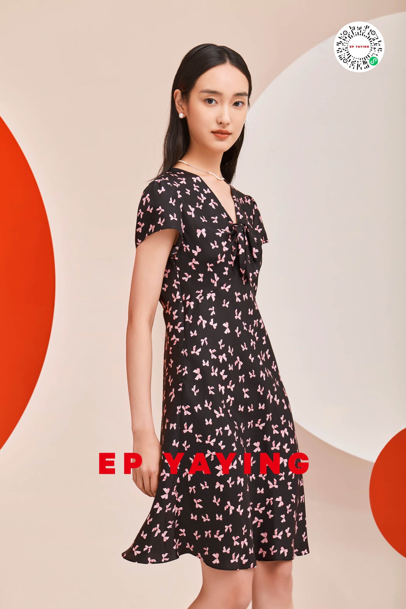 Round Neck A-line Dress | Black