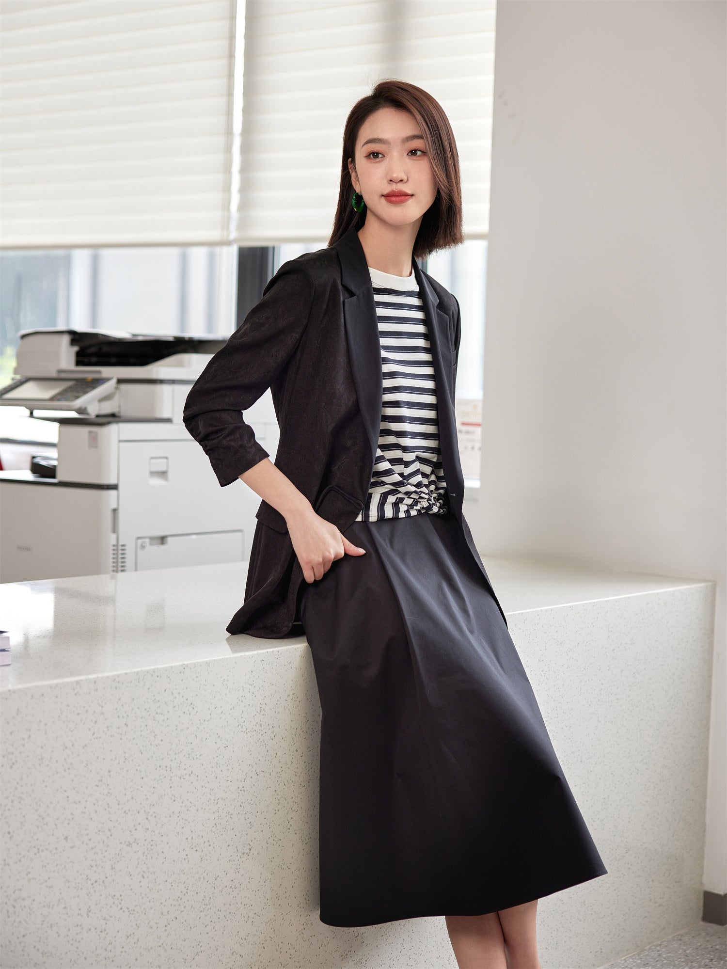 Silk Relaxed-Fit Blazer | Black