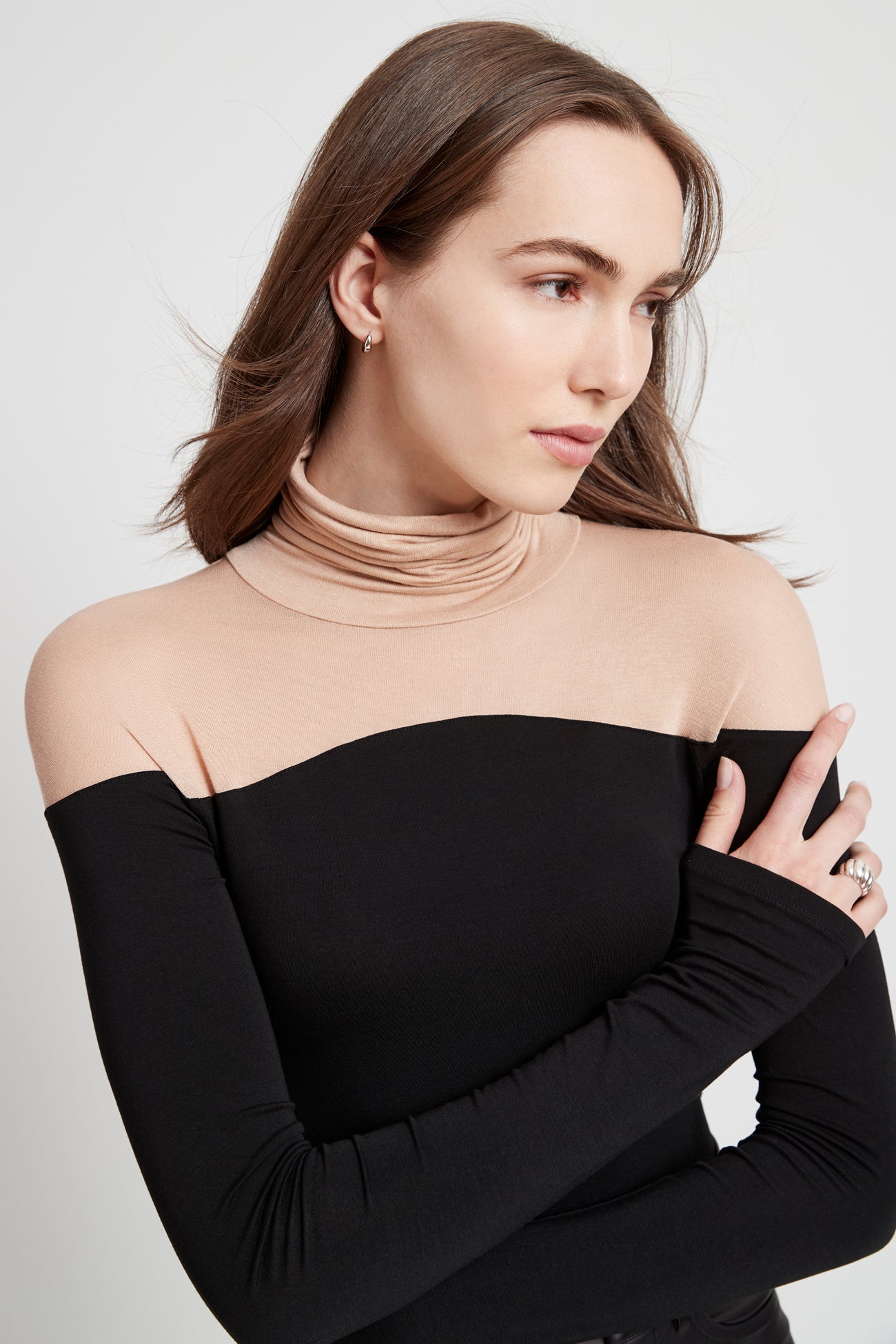 Eliot Turtleneck | Black and Beige