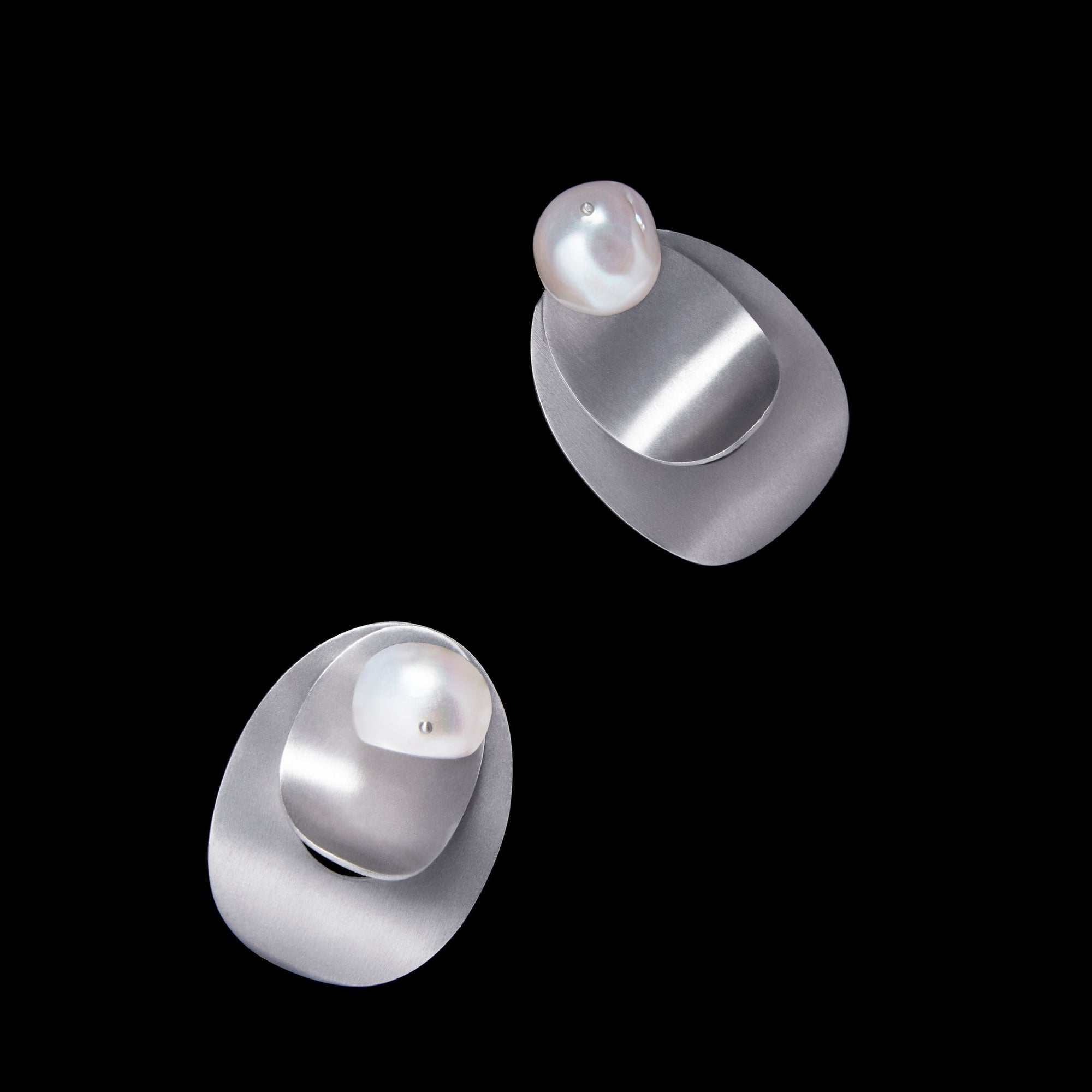 Yoko Earrings | Silver | Freshwater Pearls