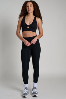 Fabletics | Booty Scrunch Pureluxe V-Back Legging | Black