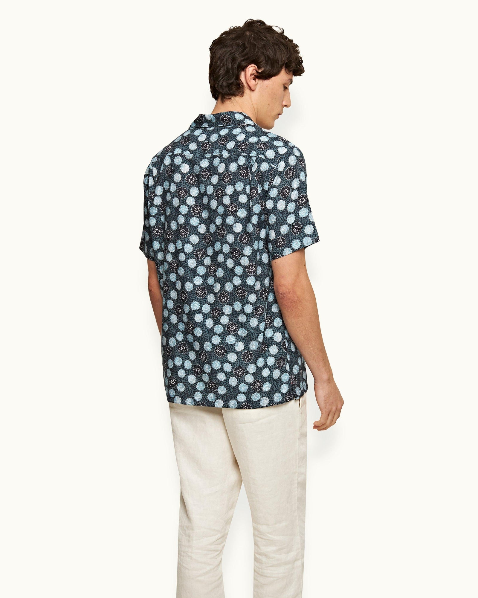 Hibbert Daisy Print Classic Fit Capri Collar Shirt in Springfield Blue | Springfield Blue