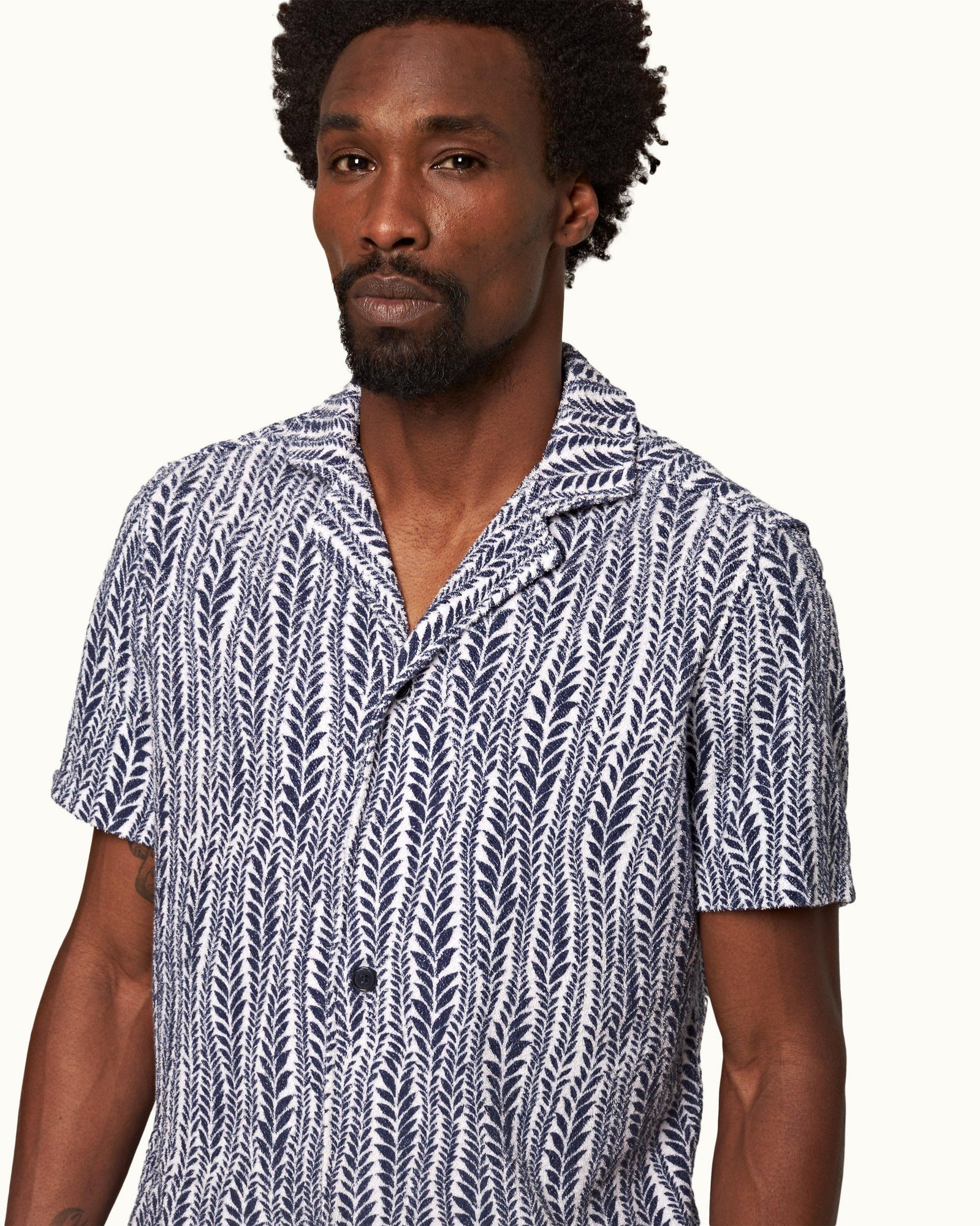 Howell White/Lagoon Blue Fern Relaxed Fit Capri Collar Short-Sleeve Shirt | White/Lagoon Blue