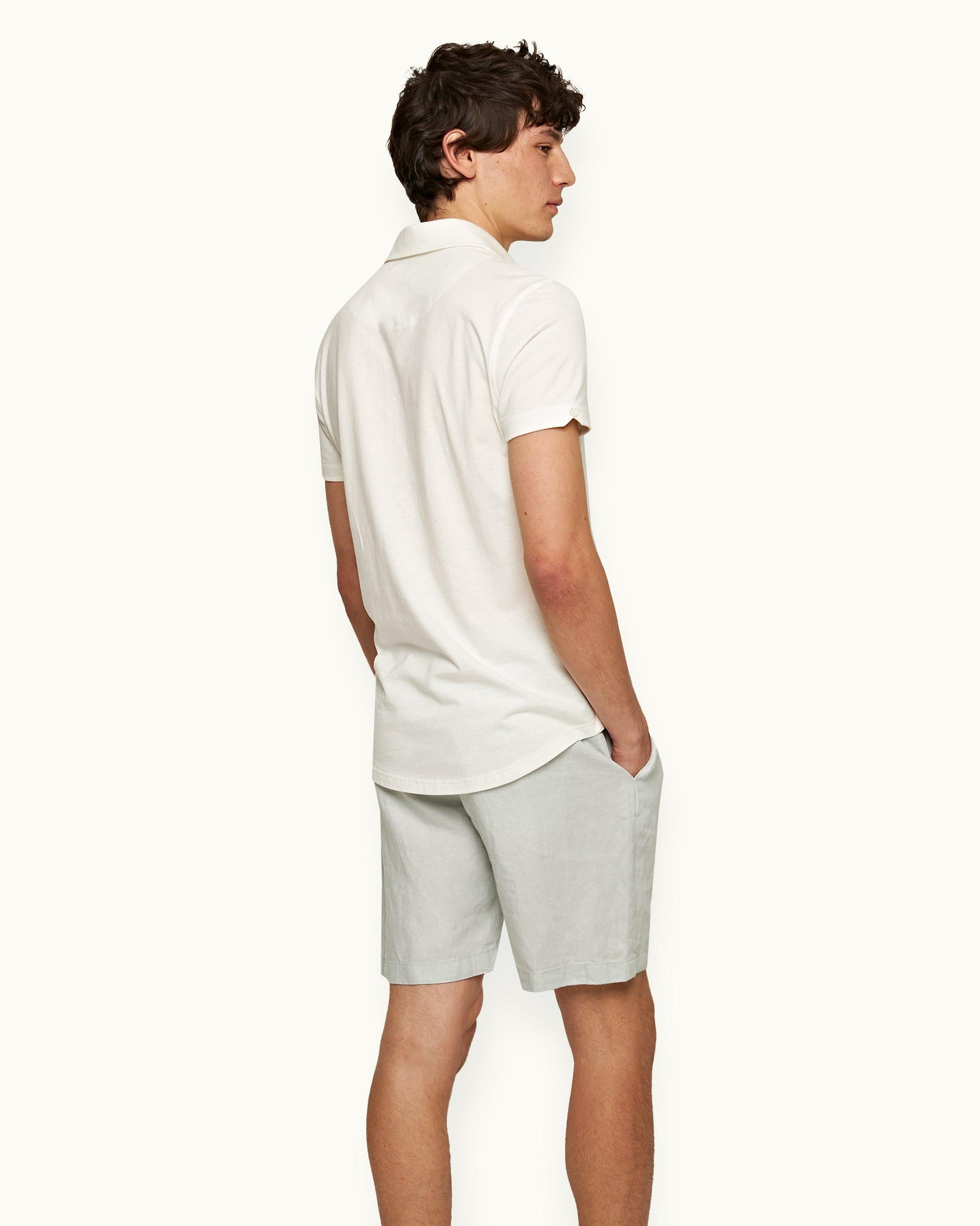 Norwich Linen Tailored Fit Linen Shorts In White Jade | White Jade