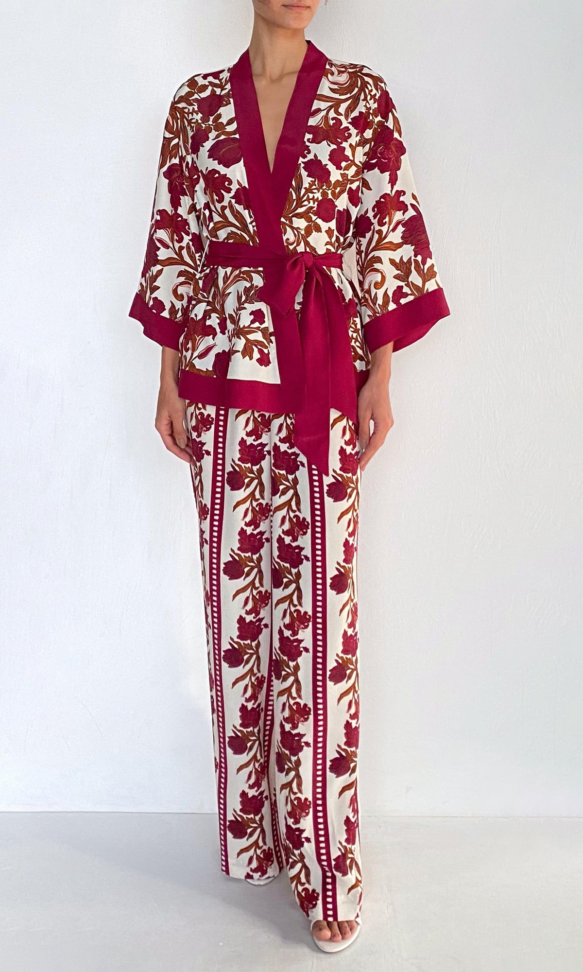Rococo Sand | Maia Viscose Heavy Crepe Robe | Ivory Burgundy