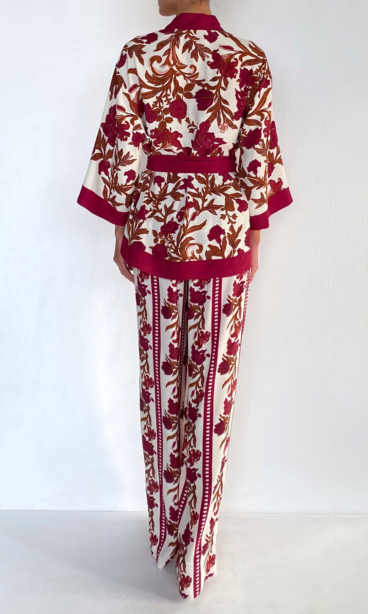 Rococo Sand | Maia Viscose Heavy Crepe Robe | Ivory Burgundy