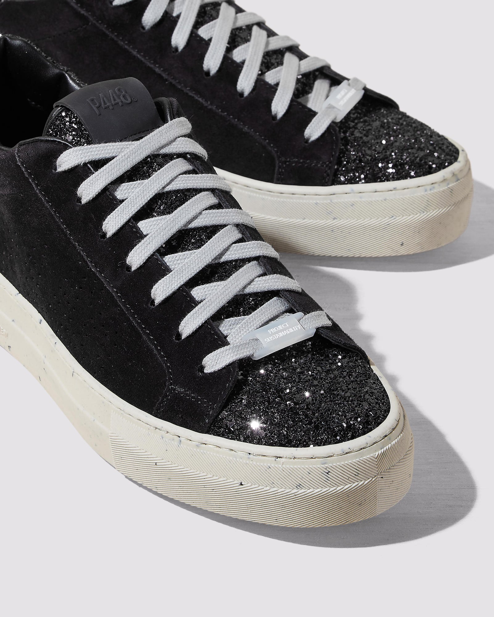 Women | Thea Recycled | Black/Gun