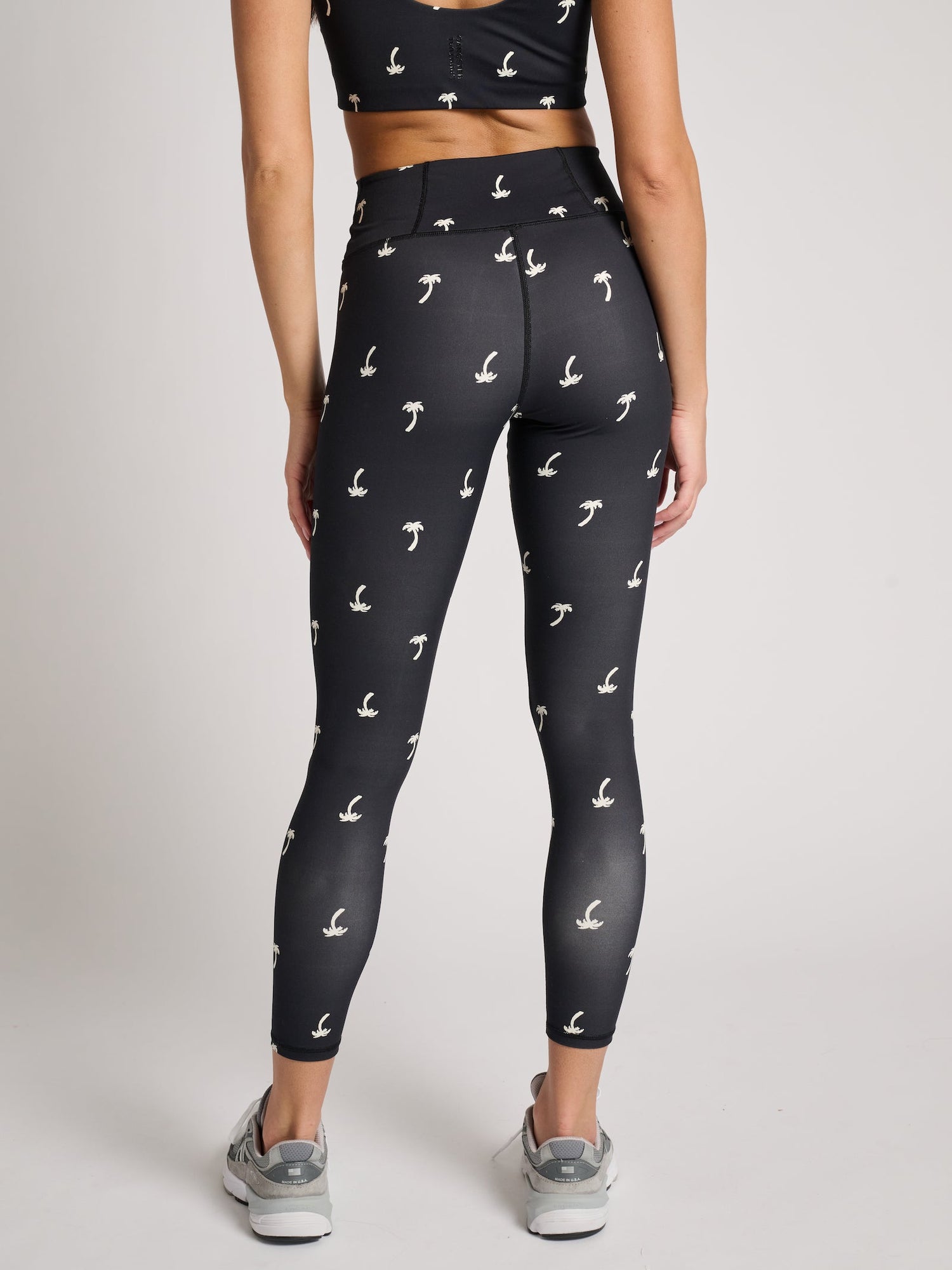Spiritual Gangster | Throwing Shade Lotus Legging | Black