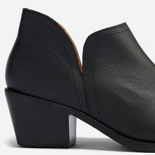 Womens | Mia Everyday Ankle Bootie | Black/Black