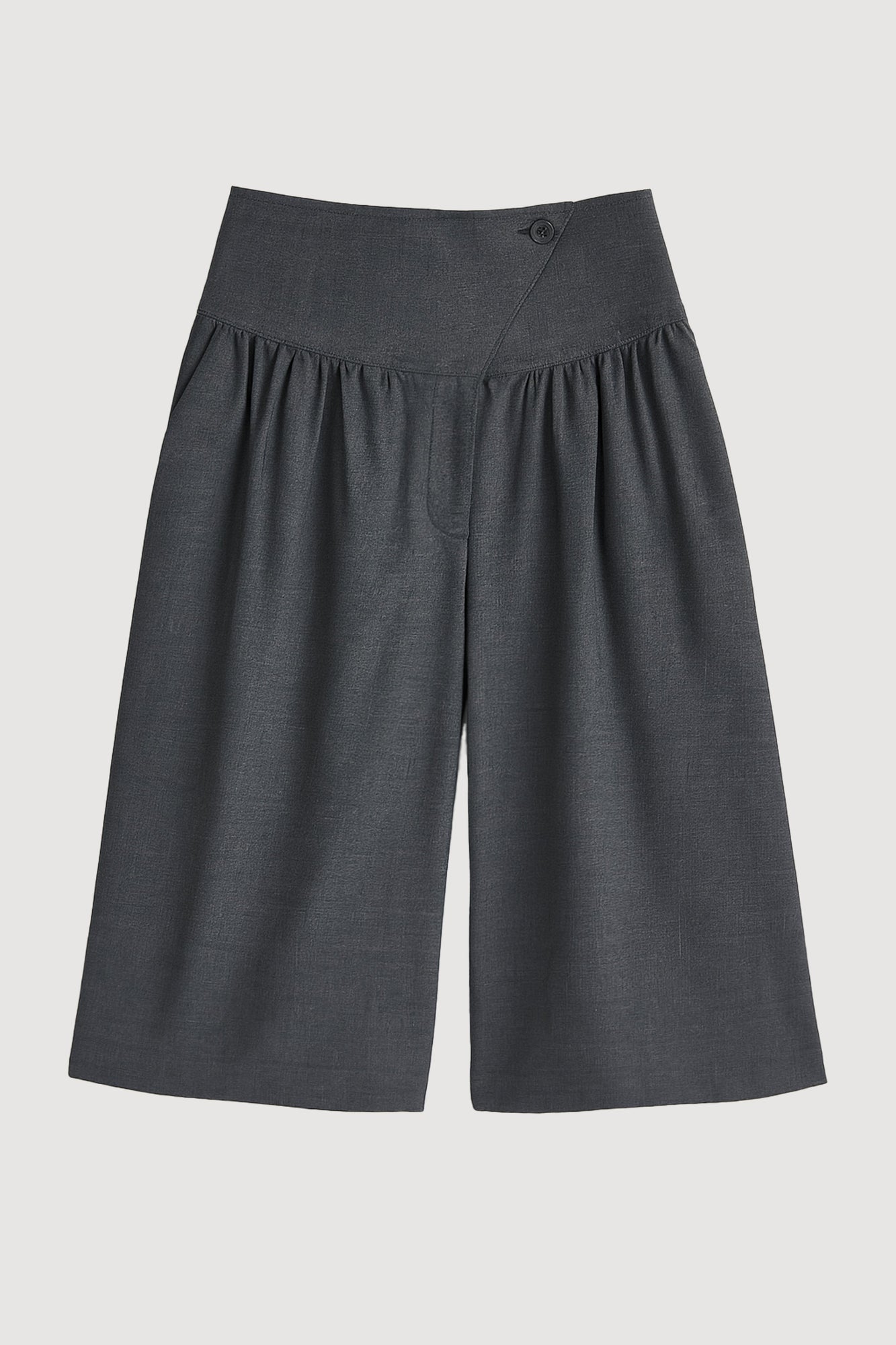 Shelby | Arlen Suiting Bermuda Short in Size Small - Flat