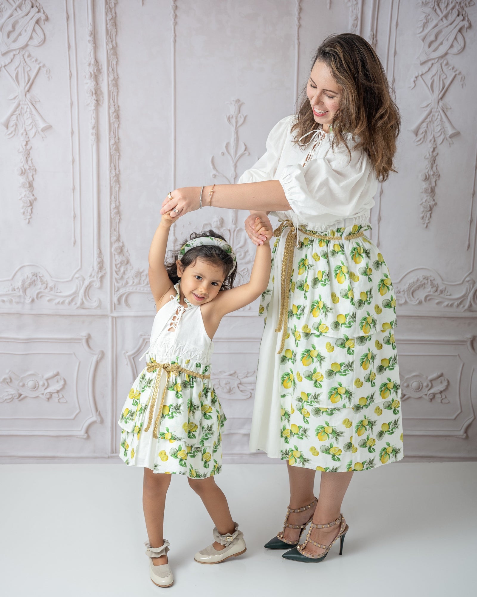 Women | Amalfi Print Linen Mom Dress | Lemon