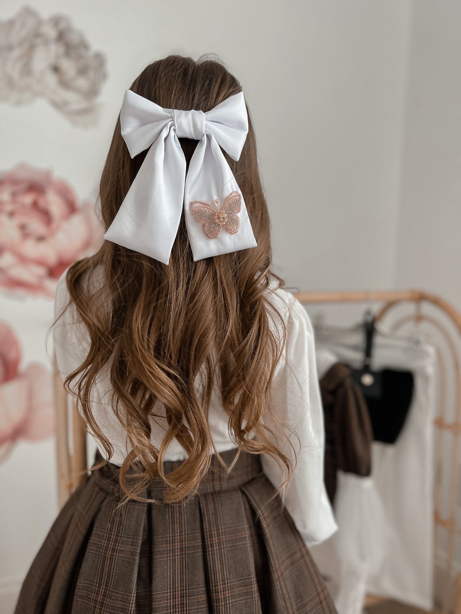 Anise Satin Embroidered Hair Bows | White