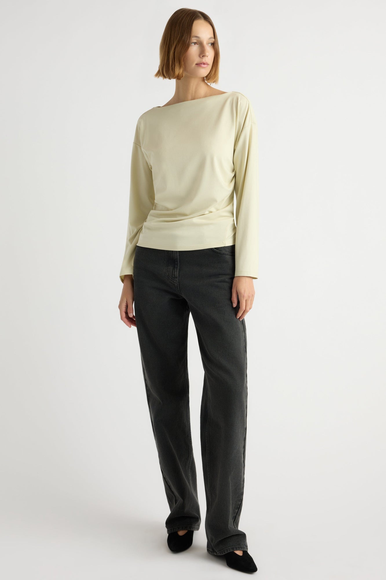 Mali | Letha Twisted-Hem Slit-Neck Tee in Size Small