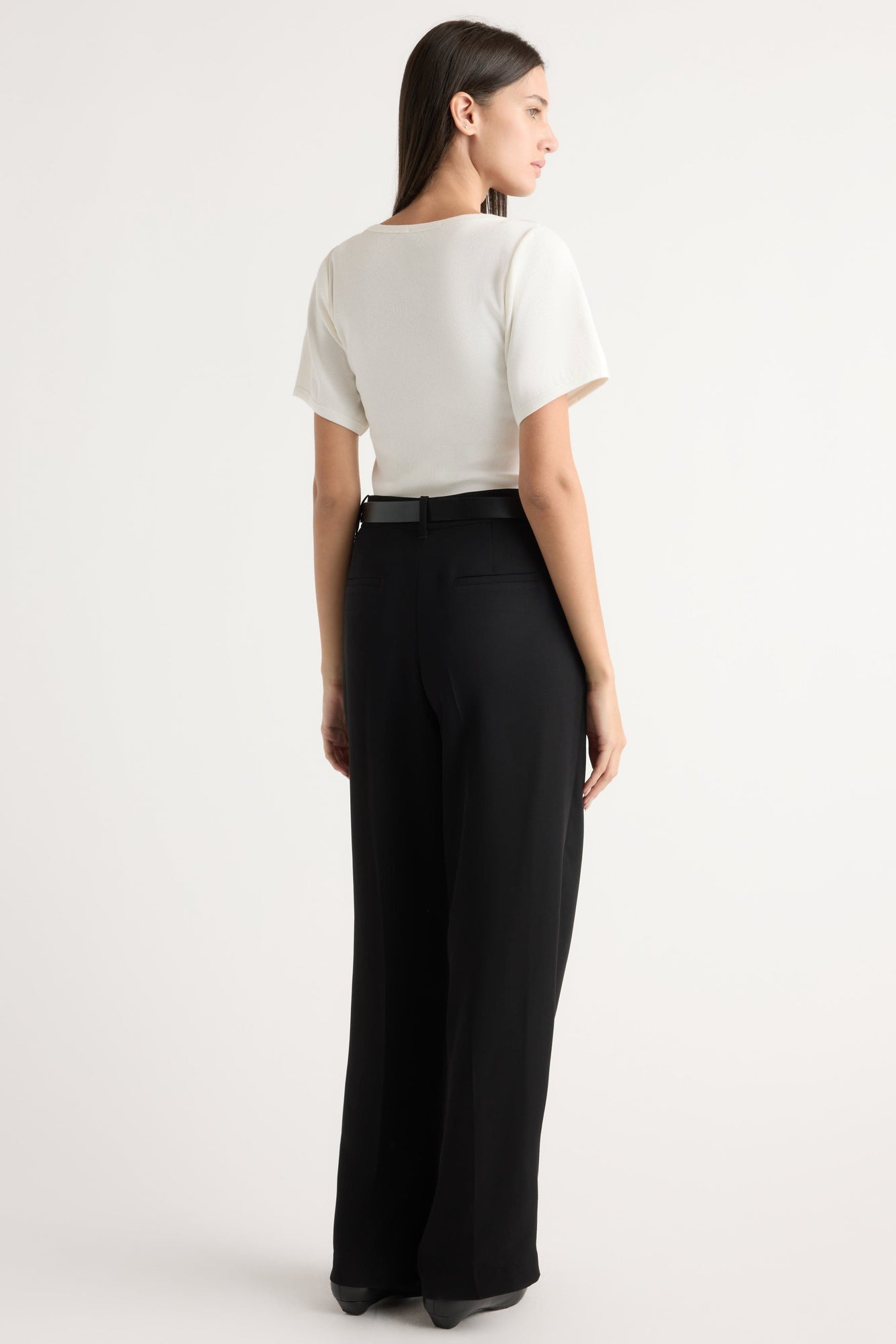 Karolina | Renee Sculpted Scoop-Neck Tee in Size Extra Small