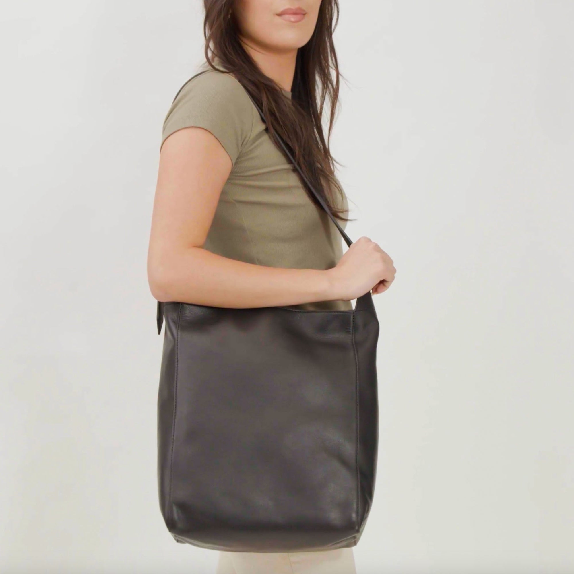 Womens | Cecilia Go-To Shoulder Bag | Black
