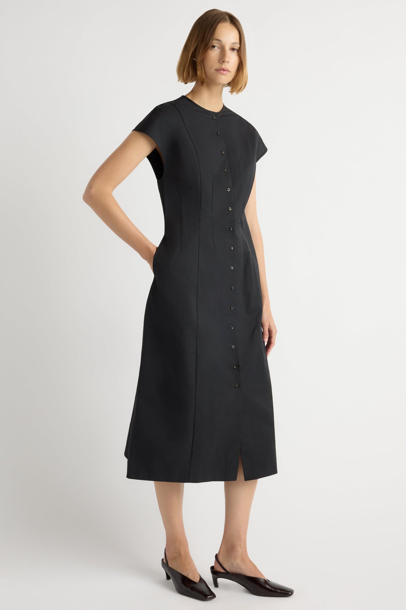 Mali | Zarine Sculpted Button Dress in Size Small